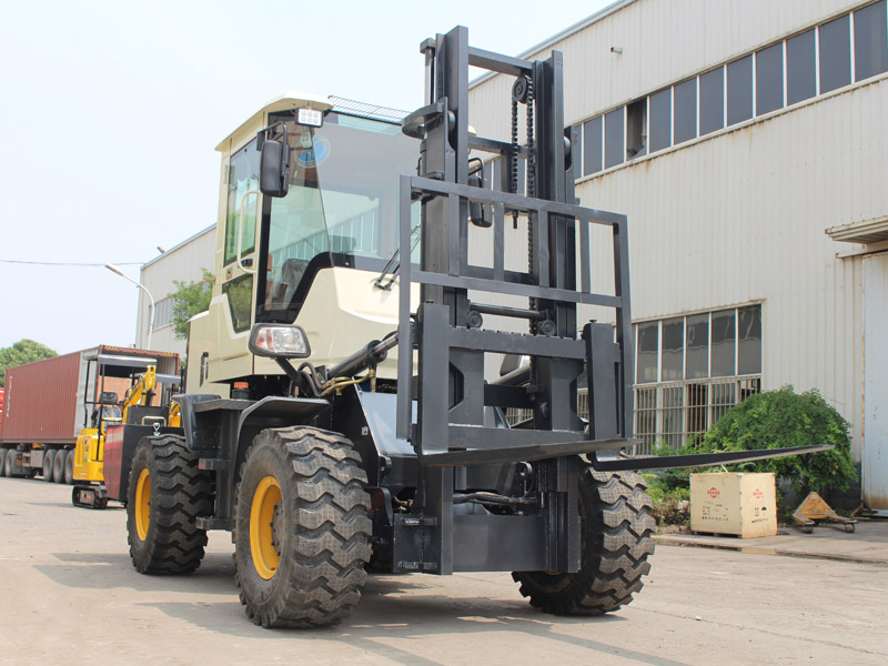 3.5T越野叉車/