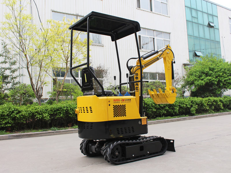 小型挖掘機土方作業視頻
